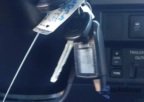 2016 Toyota Tundra Sr5 5.7L V8 z USA, uszkodzony, nr VIN 5TFUY5F11GX572882